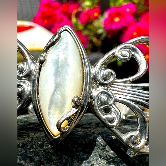 Carolyn Pollack Mother of Pearl Bracelet - Picture 5 of 13